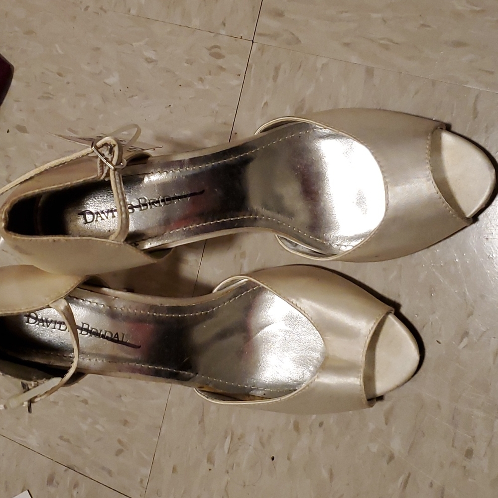 DAVID'S BRIDAL dyeable sandal with crystal encrusted heel size 8.5